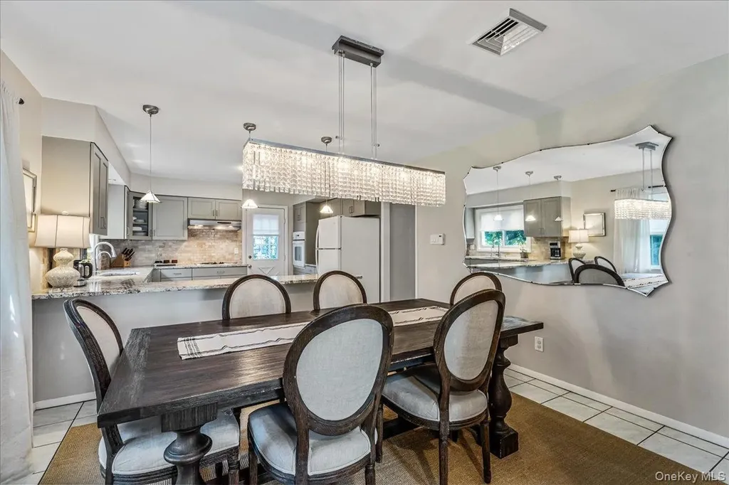 53 Stuart Place Manhasset NY 11030