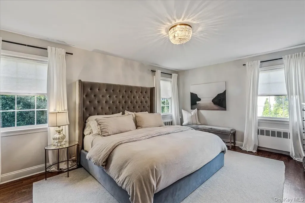 53 Stuart Place Manhasset NY 11030