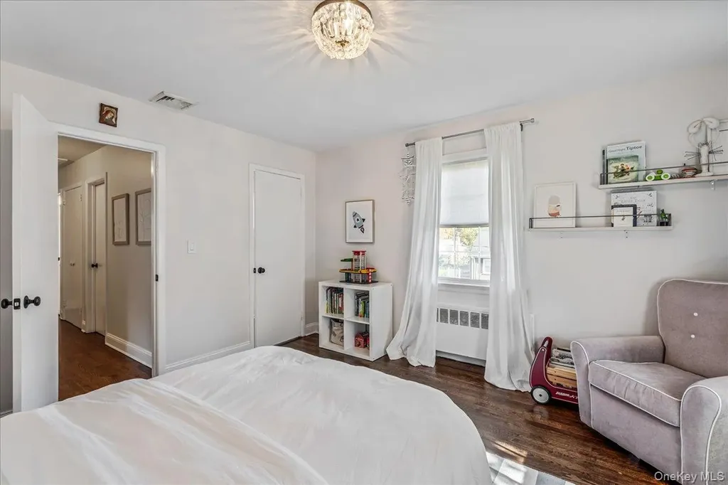 53 Stuart Place Manhasset NY 11030