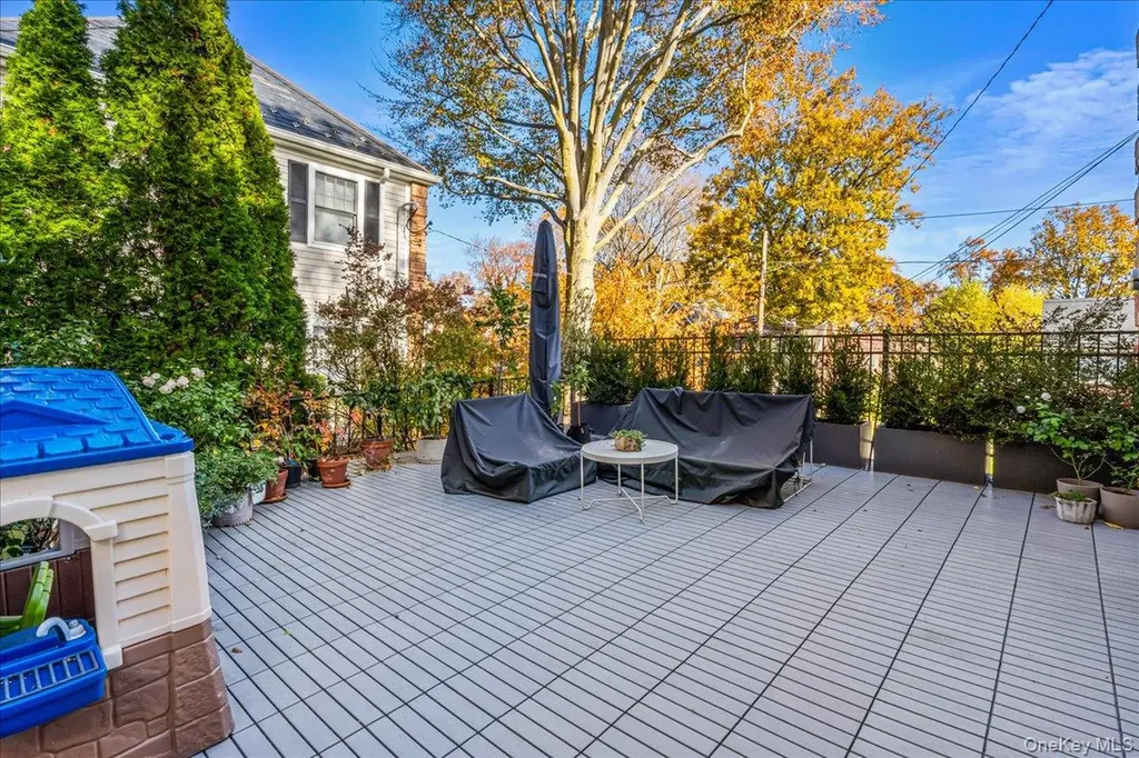 53 Stuart Place Manhasset NY 11030