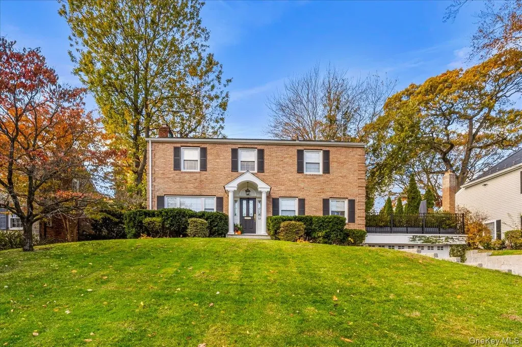 53 Stuart Place Manhasset NY 11030