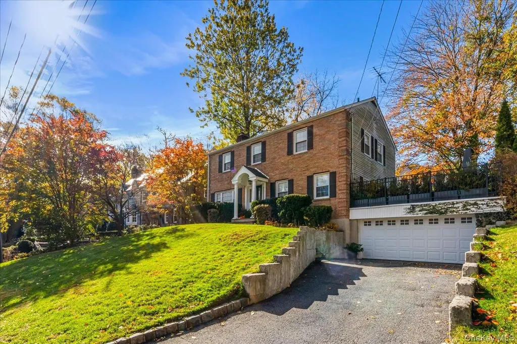53 Stuart Place Manhasset NY 11030