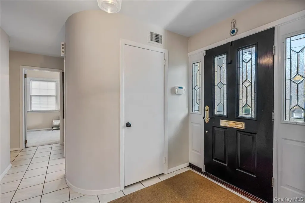 53 Stuart Place Manhasset NY 11030