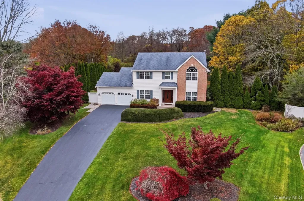 48 Windcrest Drive Manorville NY 11949