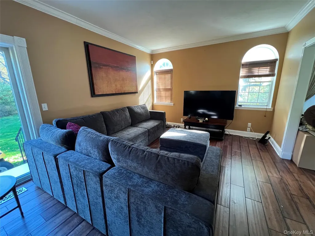 48 Windcrest Drive Manorville NY 11949