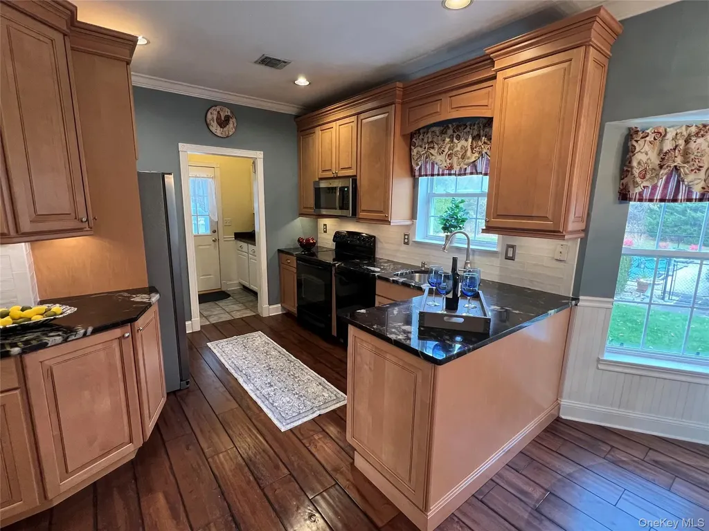 48 Windcrest Drive Manorville NY 11949