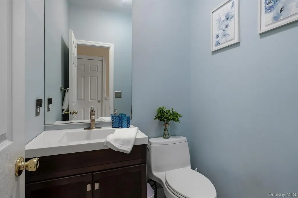 48 Windcrest Drive Manorville NY 11949