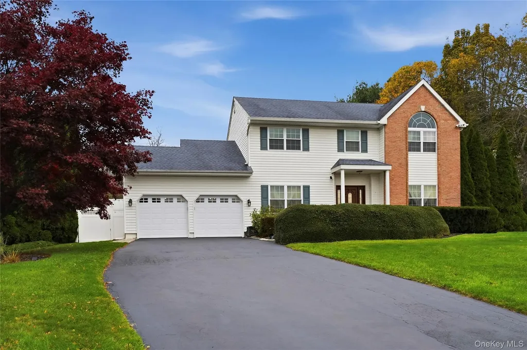 48 Windcrest Drive Manorville NY 11949