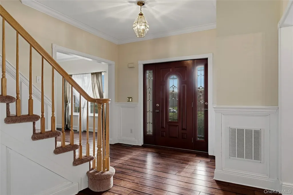 48 Windcrest Drive Manorville NY 11949
