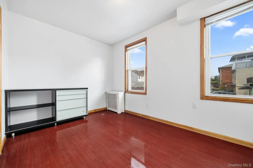 5739 134th Street Flushing NY 11355