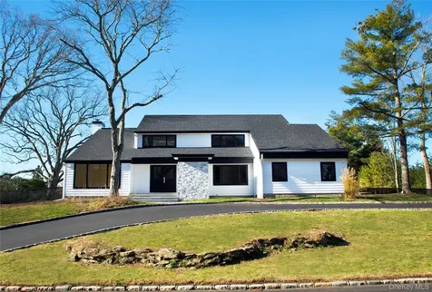 6 Clearmeadow Court Woodbury NY 11797