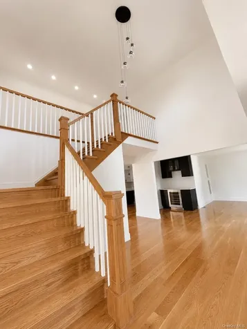 6 Clearmeadow Court Woodbury NY 11797