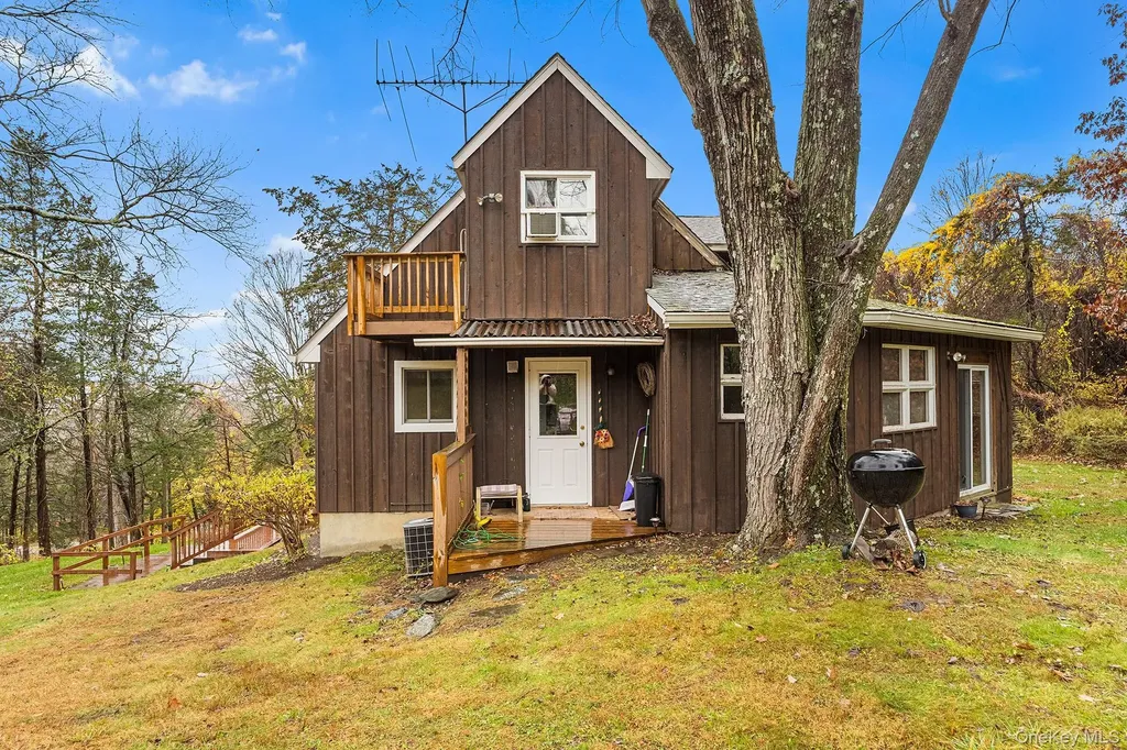 12 Cedar Lane Poughquag NY 12570