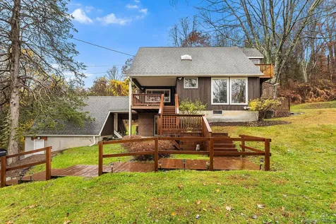 12 Cedar Lane Poughquag NY 12570