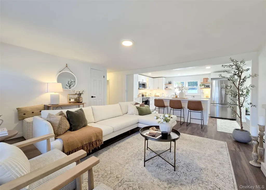 45 Rose Place Selden NY 11784