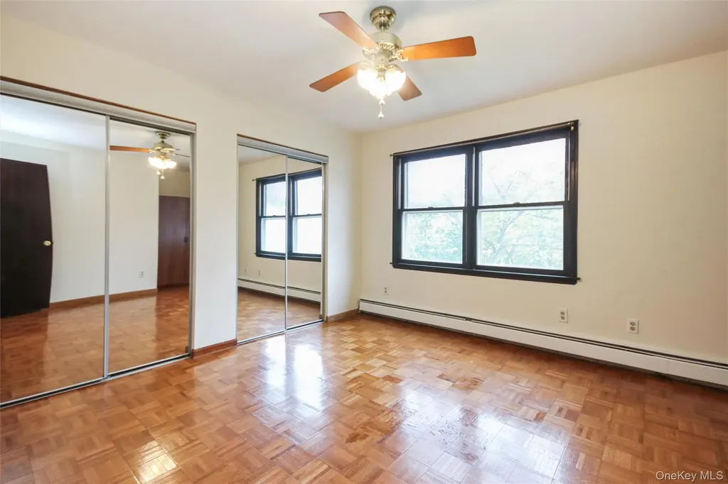 24 Greenhouse Lane Poughkeepsie NY 12603