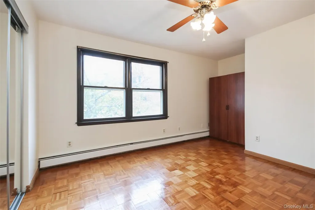 24 Greenhouse Lane Poughkeepsie NY 12603
