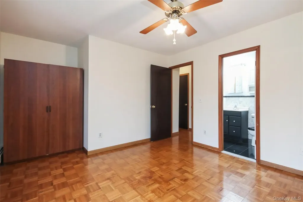24 Greenhouse Lane Poughkeepsie NY 12603