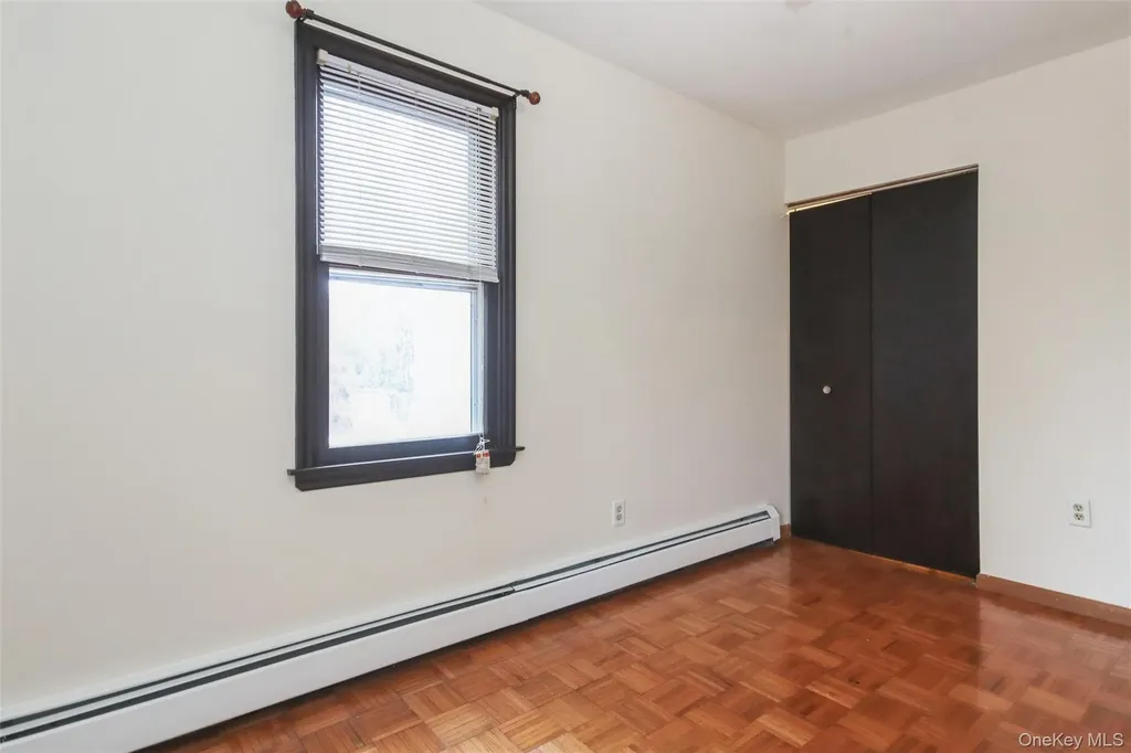 24 Greenhouse Lane Poughkeepsie NY 12603