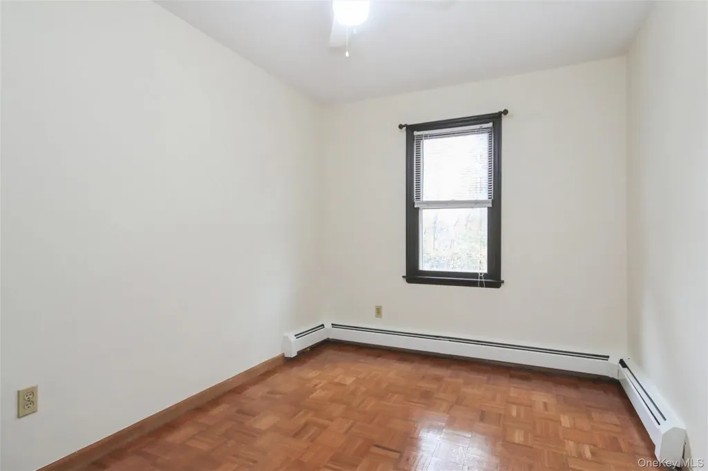 24 Greenhouse Lane Poughkeepsie NY 12603