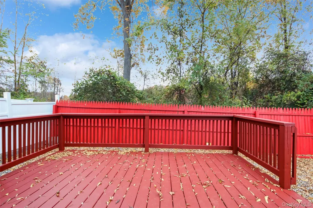 24 Greenhouse Lane Poughkeepsie NY 12603
