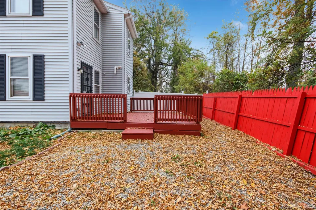 24 Greenhouse Lane Poughkeepsie NY 12603