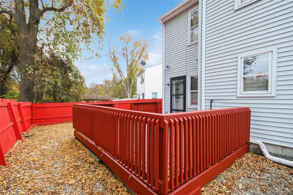 24 Greenhouse Lane Poughkeepsie NY 12603