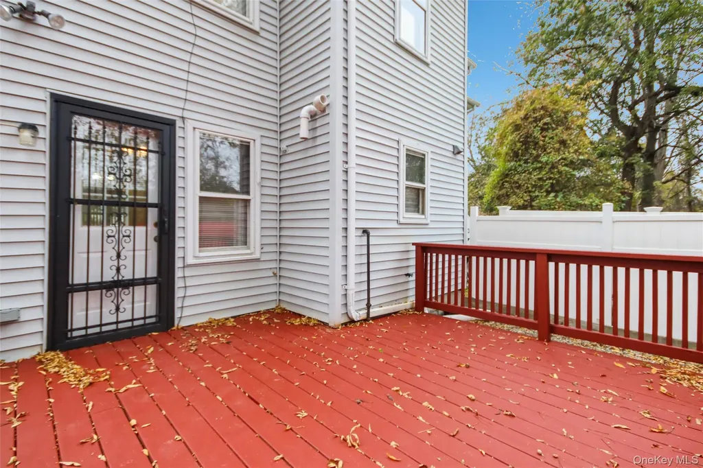 24 Greenhouse Lane Poughkeepsie NY 12603