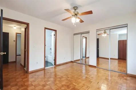 24 Greenhouse Lane Poughkeepsie NY 12603