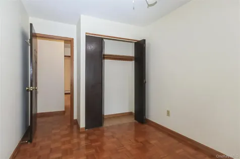 24 Greenhouse Lane Poughkeepsie NY 12603