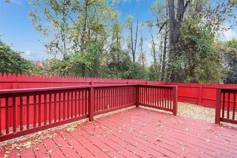 24 Greenhouse Lane Poughkeepsie NY 12603