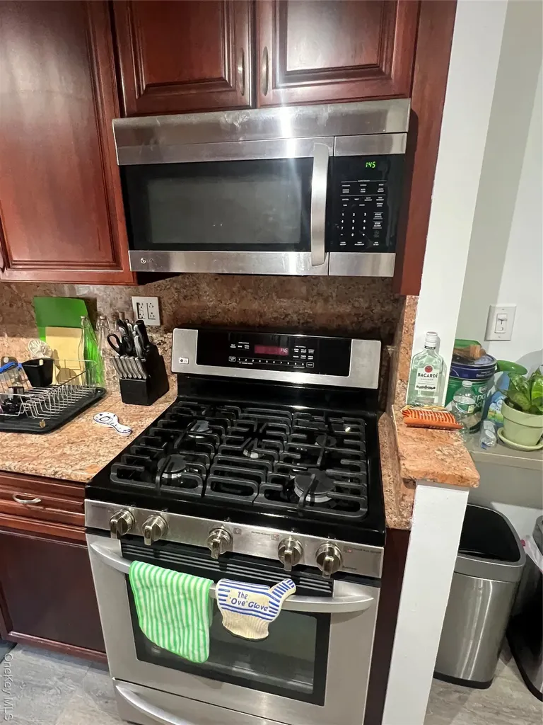 2080 Barnes Avenue Bronx NY 10462