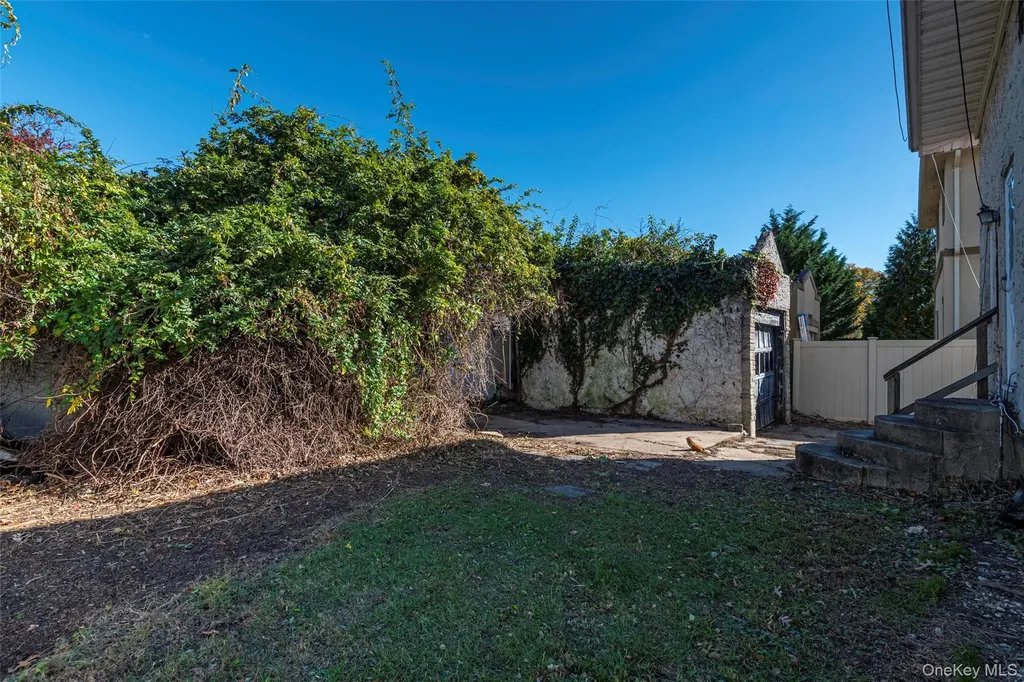 43 Wynsum Avenue Merrick NY 11566