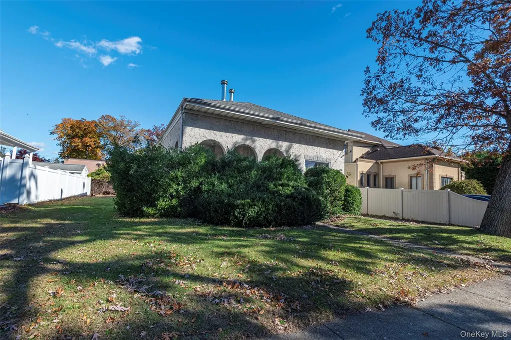43 Wynsum Avenue Merrick NY 11566