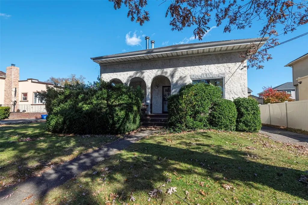 43 Wynsum Avenue Merrick NY 11566