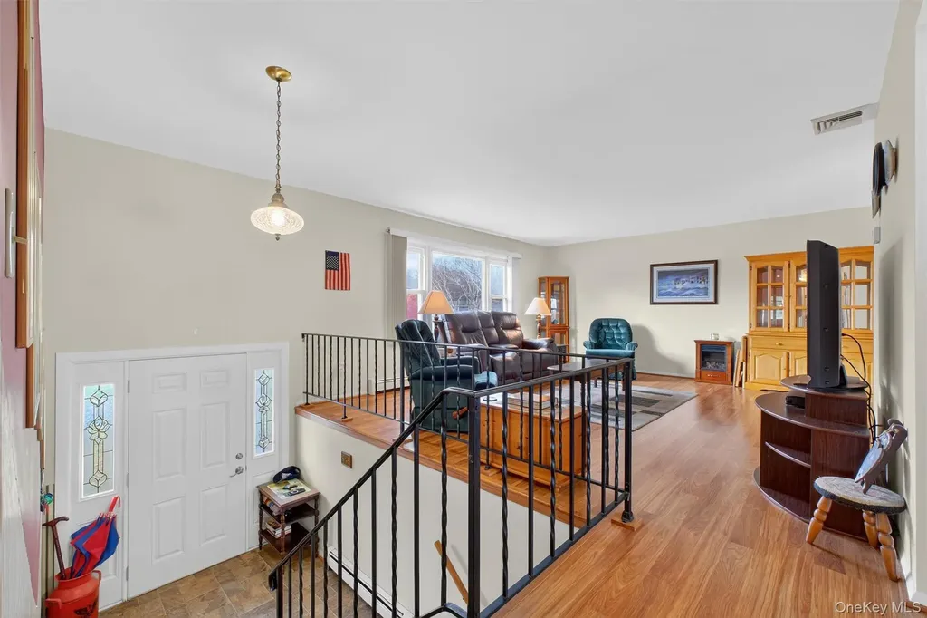 41 Creamery Drive New Windsor NY 12553
