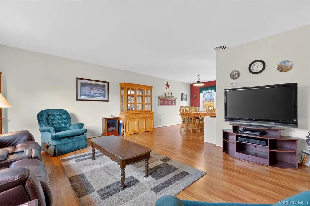 41 Creamery Drive New Windsor NY 12553