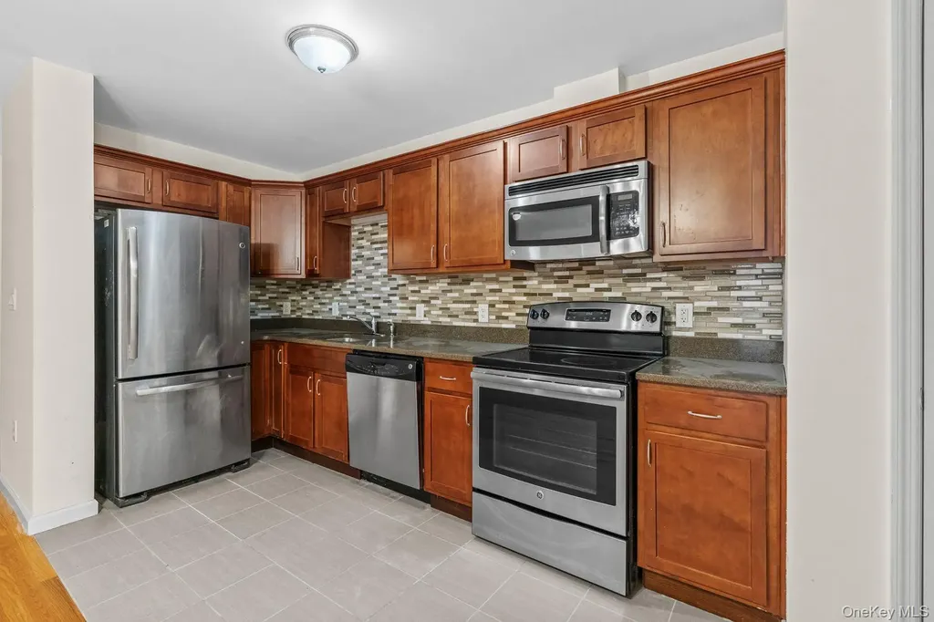 160 Chatterton Avenue White Plains NY 10606