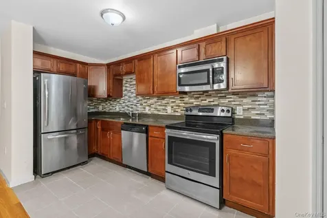 160 Chatterton Avenue White Plains NY 10606