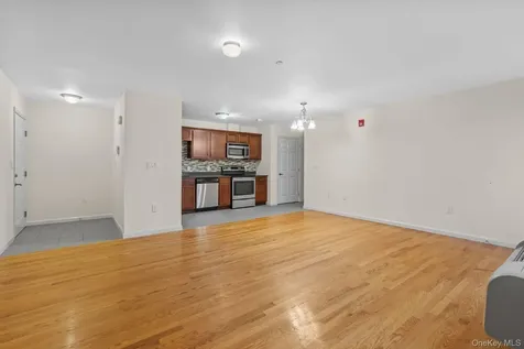 160 Chatterton Avenue White Plains NY 10606