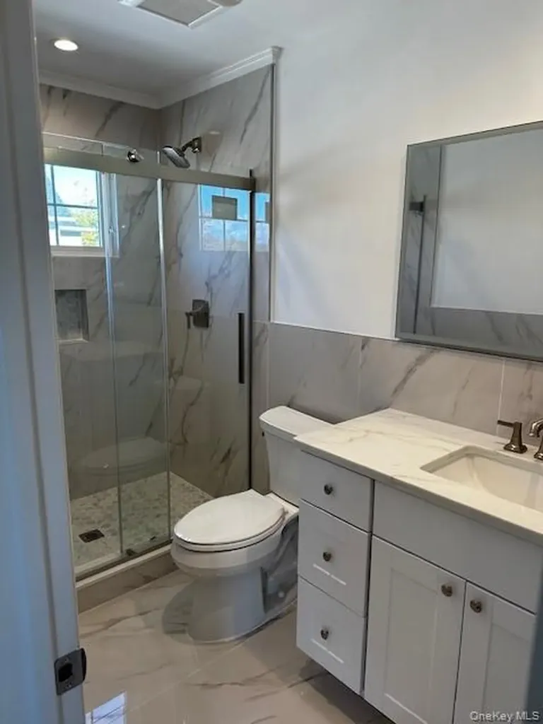 25 Maple Place Hicksville NY 11801