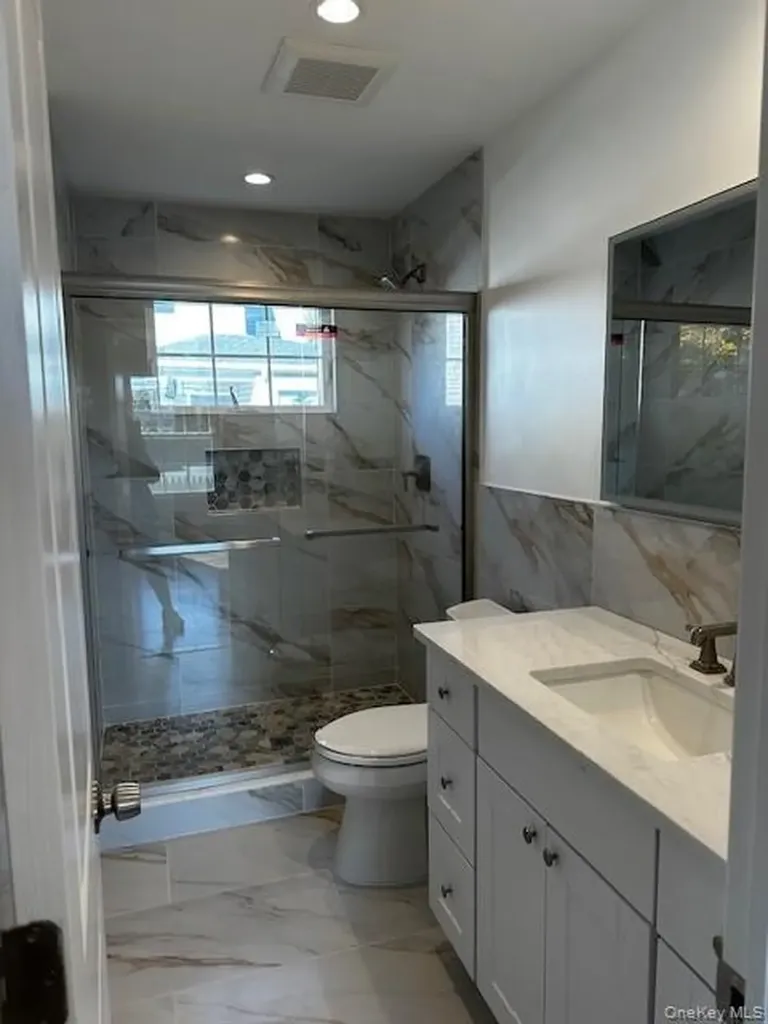 25 Maple Place Hicksville NY 11801