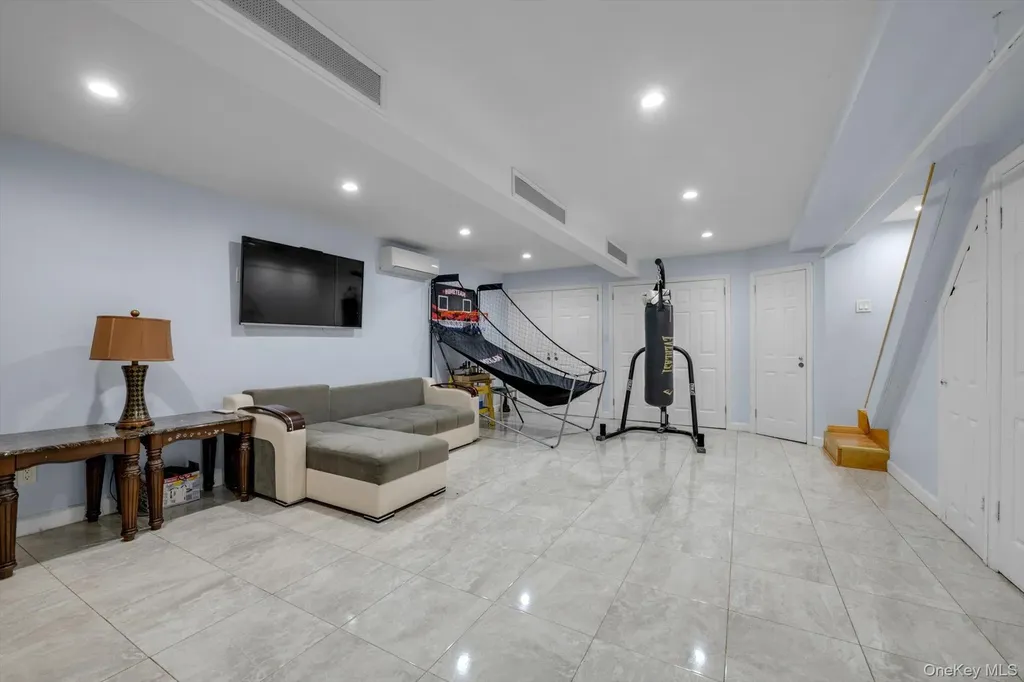 7510 169th Street Fresh Meadows NY 11366