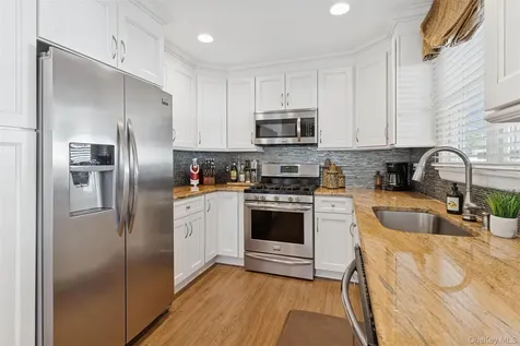 31 Grand Central Avenue Amityville NY 11701