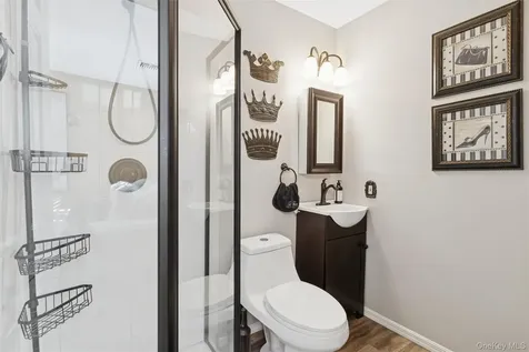 31 Grand Central Avenue Amityville NY 11701