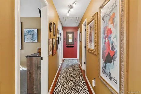 31 Grand Central Avenue Amityville NY 11701