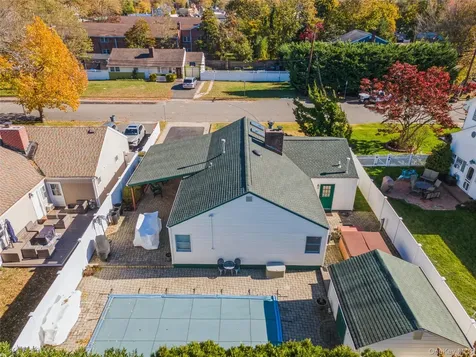 31 Grand Central Avenue Amityville NY 11701