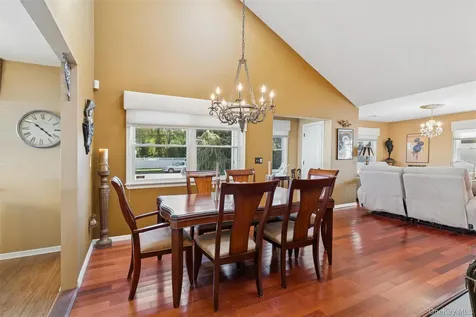 31 Grand Central Avenue Amityville NY 11701