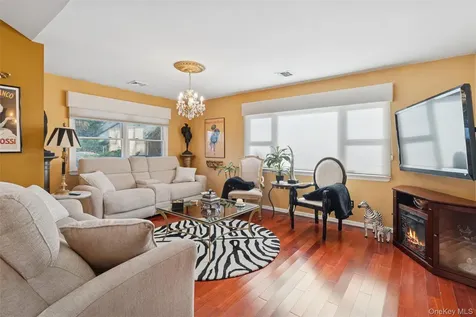 31 Grand Central Avenue Amityville NY 11701