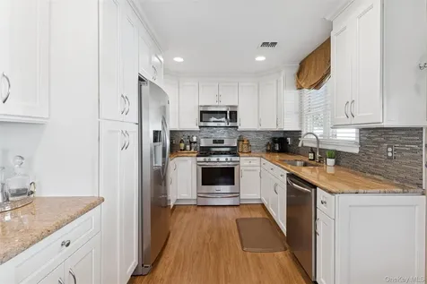 31 Grand Central Avenue Amityville NY 11701